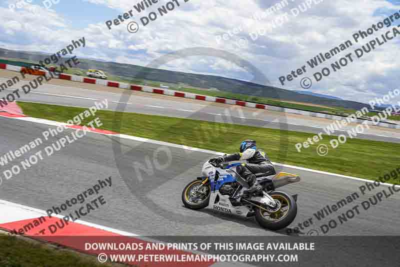 cadwell no limits trackday;cadwell park;cadwell park photographs;cadwell trackday photographs;enduro digital images;event digital images;eventdigitalimages;navarra;no limits trackdays;peter wileman photography;racing digital images;trackday digital images;trackday photos